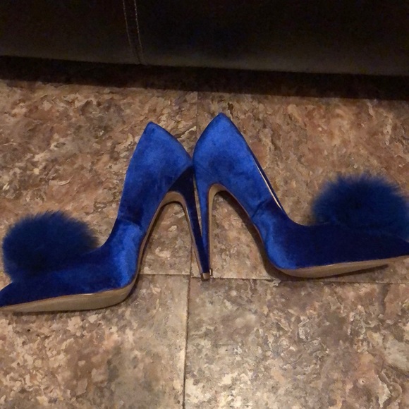 Heels - Picture 3 of 3